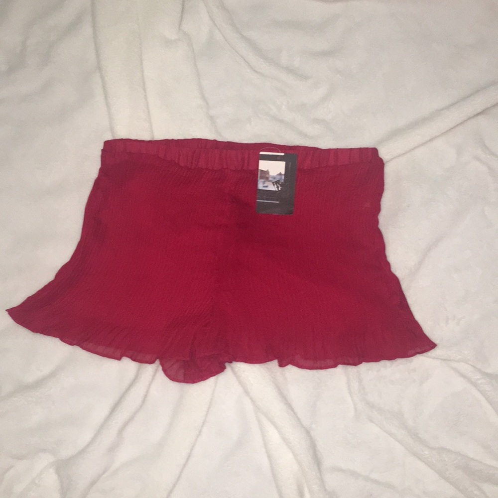 Pleated sheer short